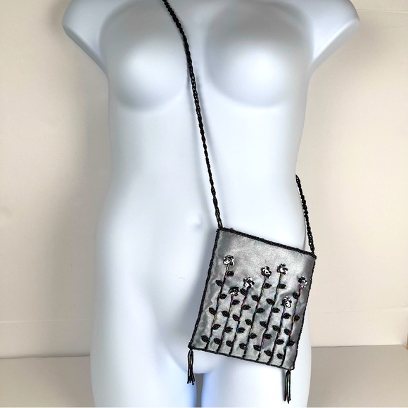 Arrow Design Bag Silver Beaded Sequin Flower Garden Satin Evening Vintage - Picture 2 of 11